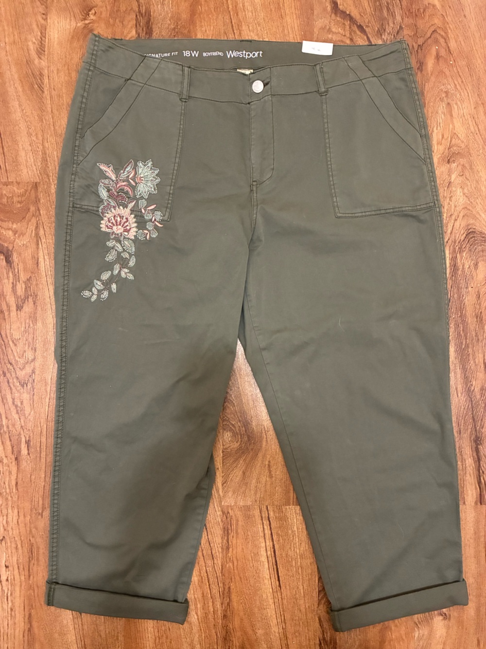 WestportSignature Fit Embroidered Patch Front Pocket MidRise Boyfriend Pants 18W